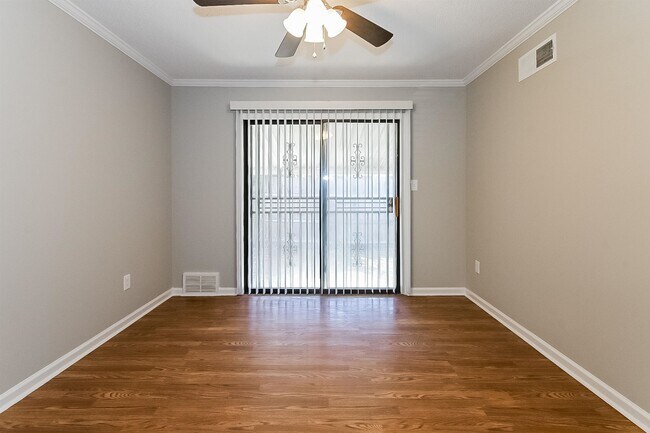 Building Photo - 1695 Myrna Ln