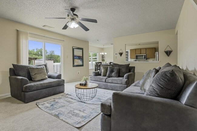 Building Photo - Charming 7-Bedroom Home in a Prime San Antonio Location!