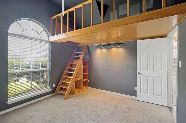 Building Photo - 3928 Overlake Dr