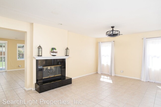 Building Photo - 4 br, 3 bath House - 2522 Logan Dr.