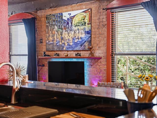 Foto del edificio - 910 Houston St