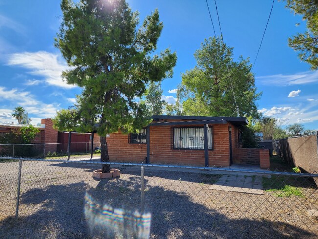 Foto del edificio - 1635 N Arcadia Ave