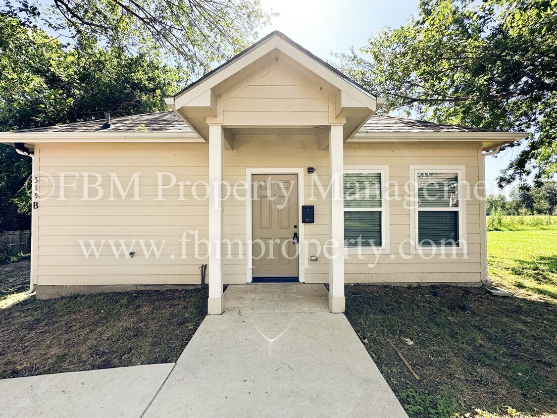 Photo - Gorgeous 1 Bedroom, 1 Bathroom Unit in Denton, TX!
