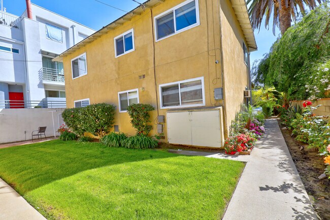 Foto del edificio - 10459 Riverside Dr