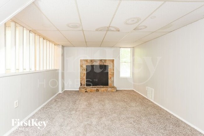 Building Photo - 6925 Smoke Ridge Dr
