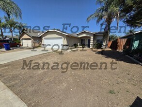 902 W Springville Ave
