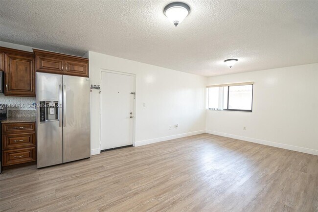 Foto del edificio - 2740 W 62nd Pl