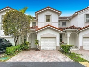 Building Photo - 4330 NW 114th Pl