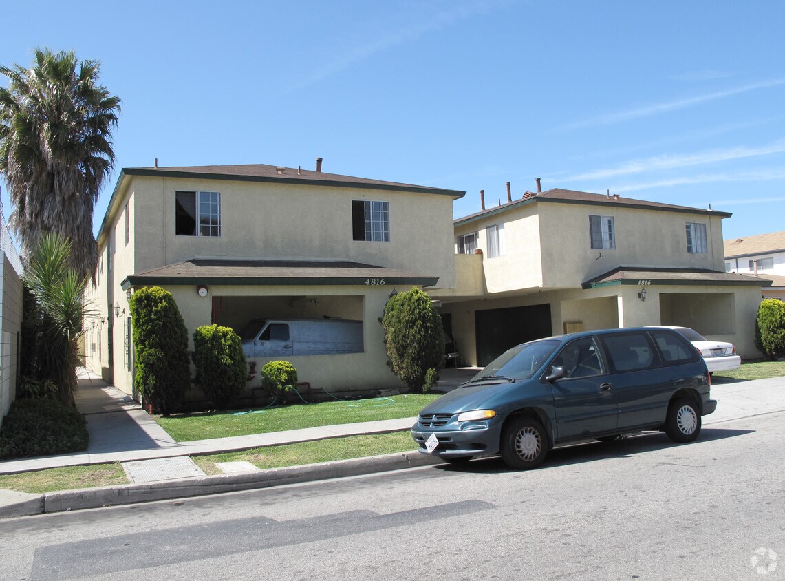 Foto principal - 4816-4818 W 118th Pl