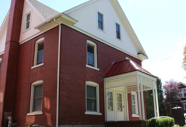 Building Photo - 720 W College Ave