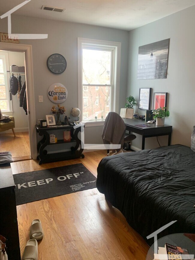 Luxurious Allston 5-Bed Near B Line - Luxurious Allston 5-Bed Near B Line Apartment