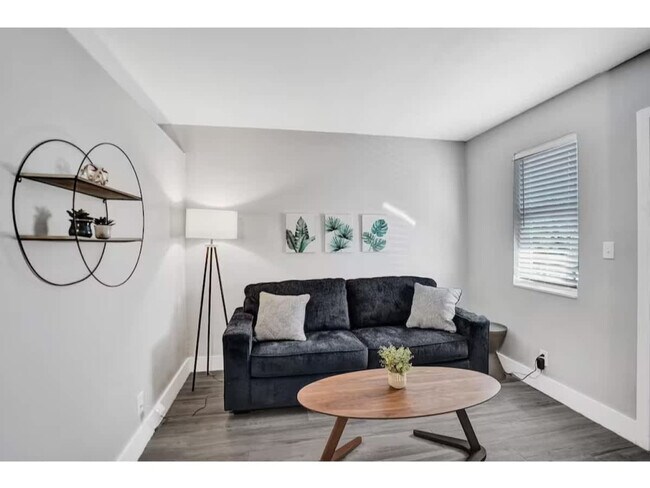 Foto del edificio - 50 Davie Blvd