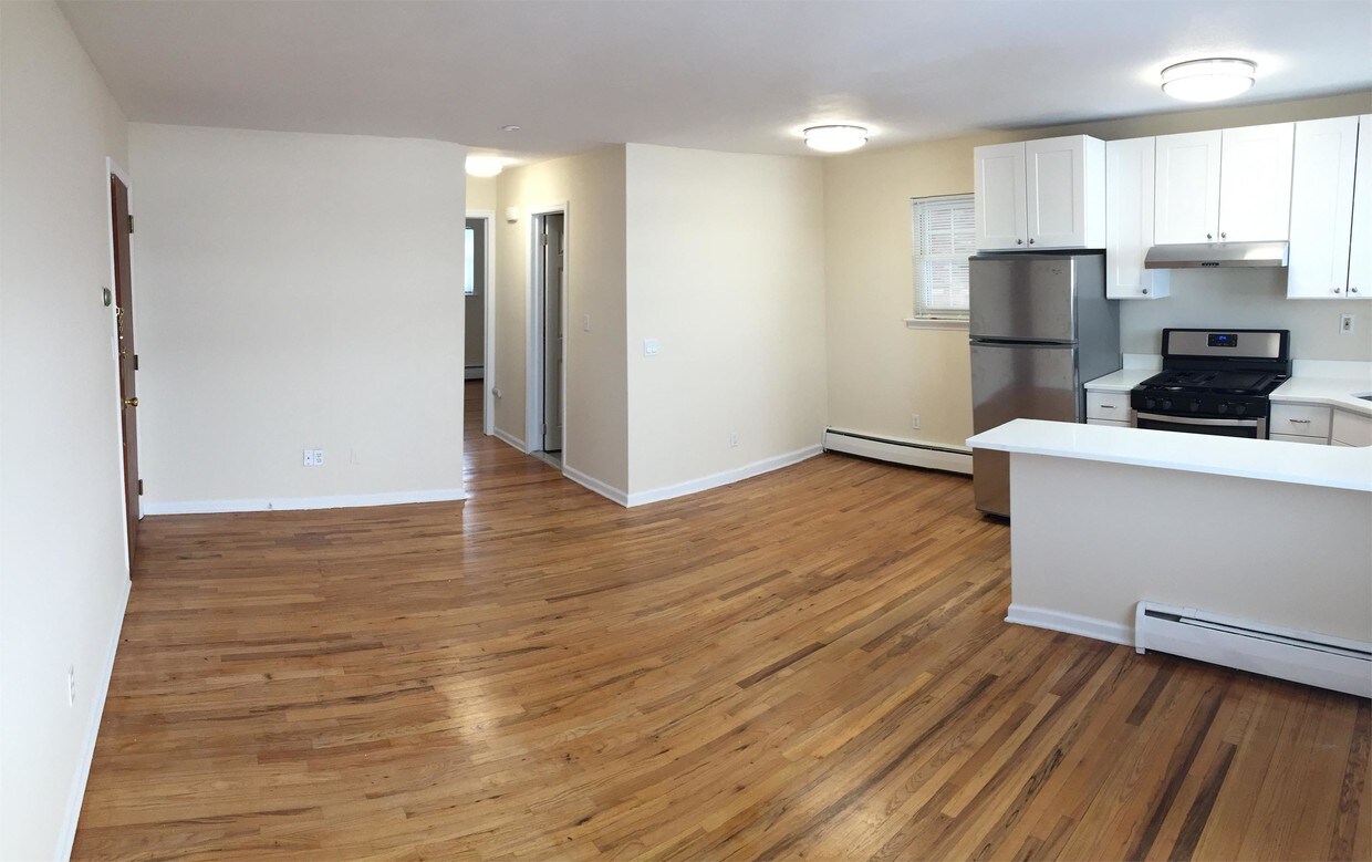 Primary Photo - 104 5th Ave