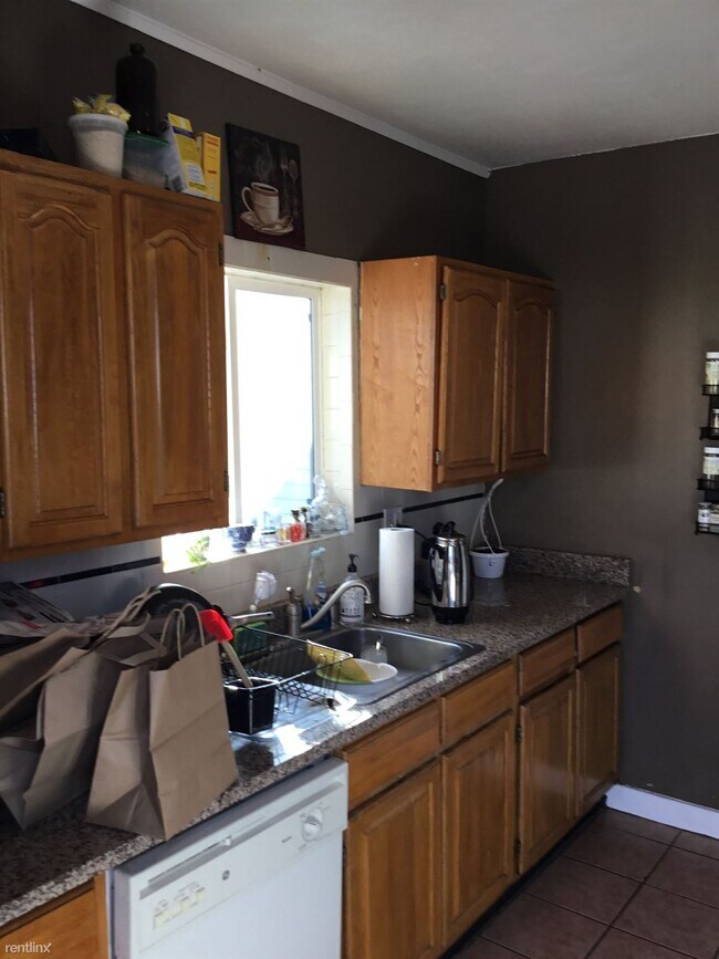 Building Photo - 4 br, 2 bath House - 86 Linden St # 2