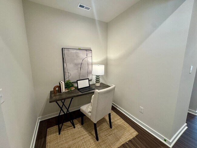 Foto del edificio - NEW CONSTRUCTION;3BR/2BA Townhome in Griffith Lakes