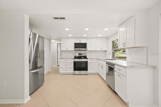 Building Photo - 7751 Cherrytree Ln
