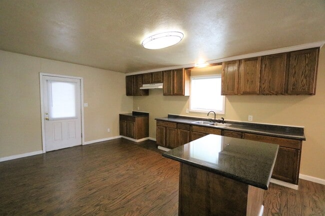 Building Photo - 4110 Ector Ave