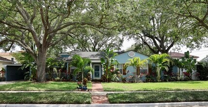 Building Photo - 4118 W Palmira Ave