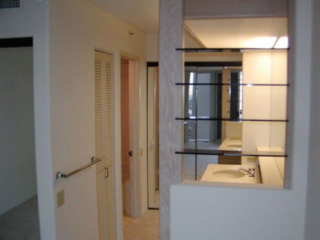 Foto del edificio - Immaculate 2/2/2 with Downtown and Ocean Views