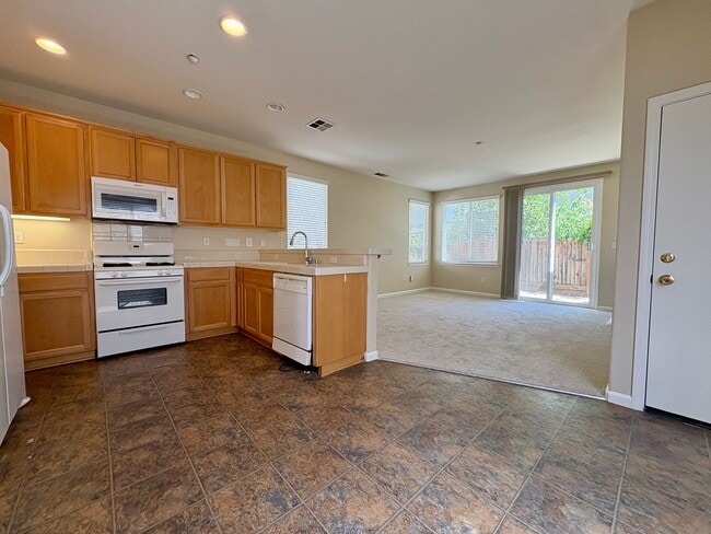 Building Photo - Beautiful 4 Bed 2.5 Bath Garin Ranch Home