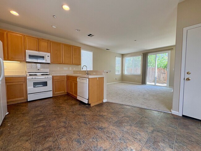 Foto del edificio - Beautiful 4 Bed 2.5 Bath Garin Ranch Home