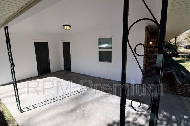 Foto del edificio - 11965 Troy St