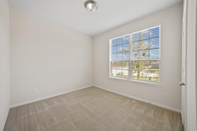 Foto del edificio - 9702 Fairymoss Ct