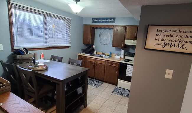 Foto del edificio - 1765 3rd Ave NE
