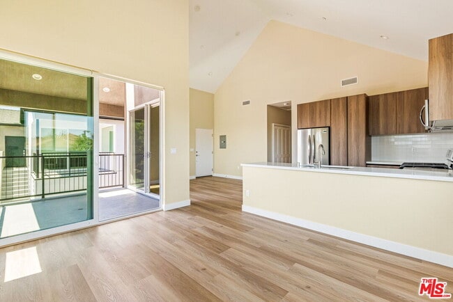 Building Photo - 4905 St Elmo Dr