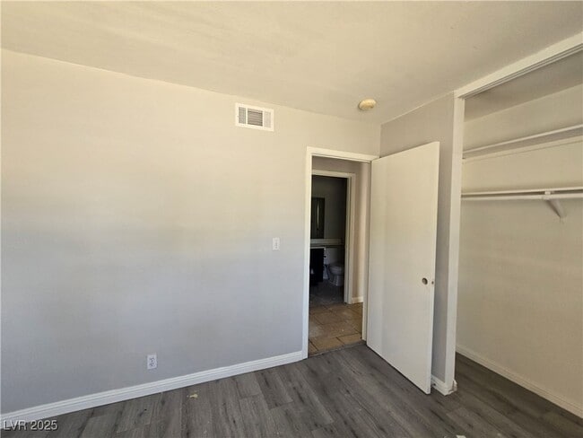Building Photo - 4305 E Moonlight Dr