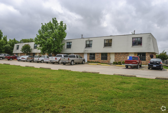 Foto del edificio - Garden Grove Townhomes