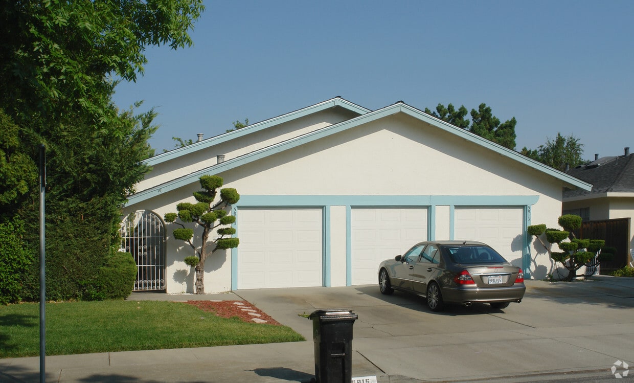 Primary Photo - 5913-5915 Hillview Ave