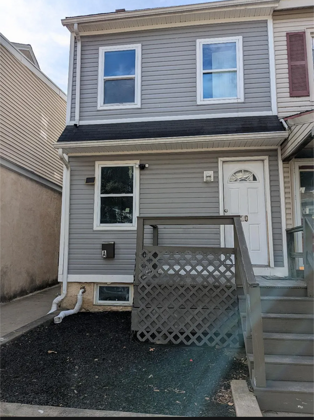 Front of building - 520 E Miner St