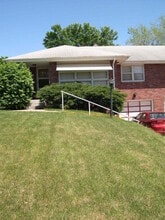Building Photo - 3019 S 49th Ave