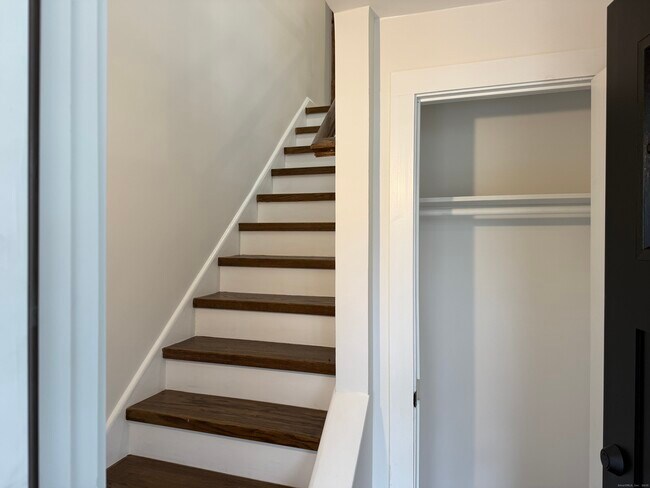 Building Photo - 141 Washington Rd