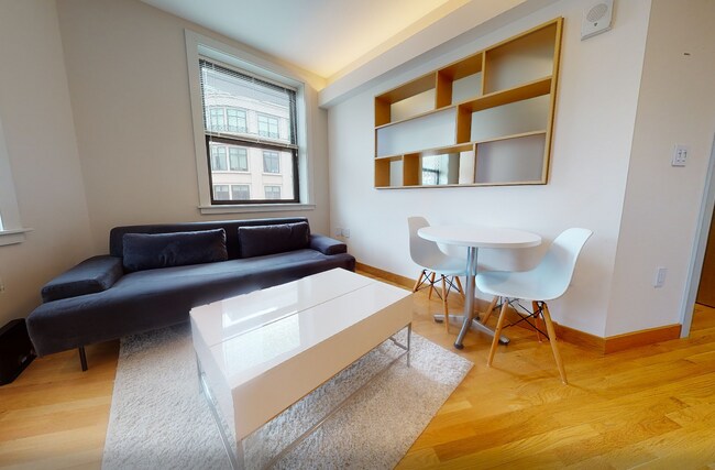 Building Photo - 8 Story St