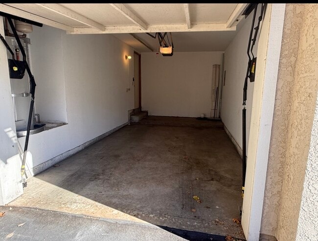 Building Photo - 4240 Lost Hills Rd