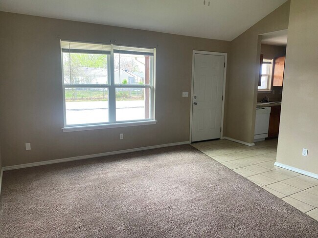 Foto del edificio - 3 Bedroom 2 Bath Duplex