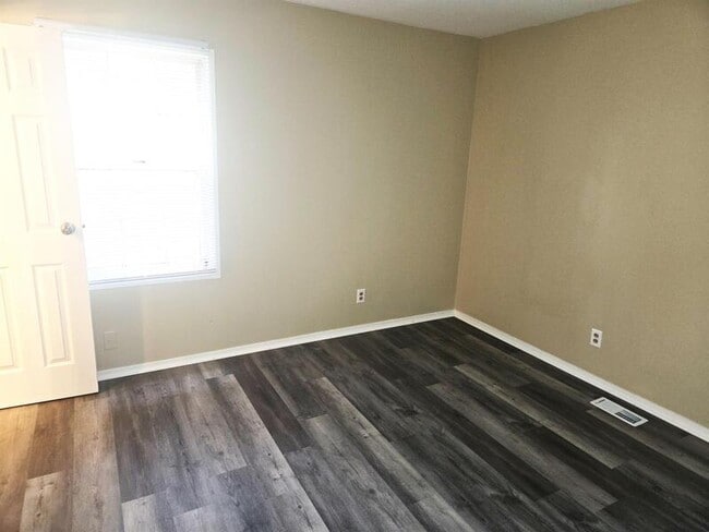 Building Photo - 7926 E 35th St