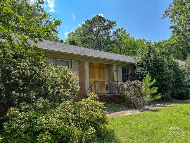 Foto del edificio - 6716 Windyrush Rd