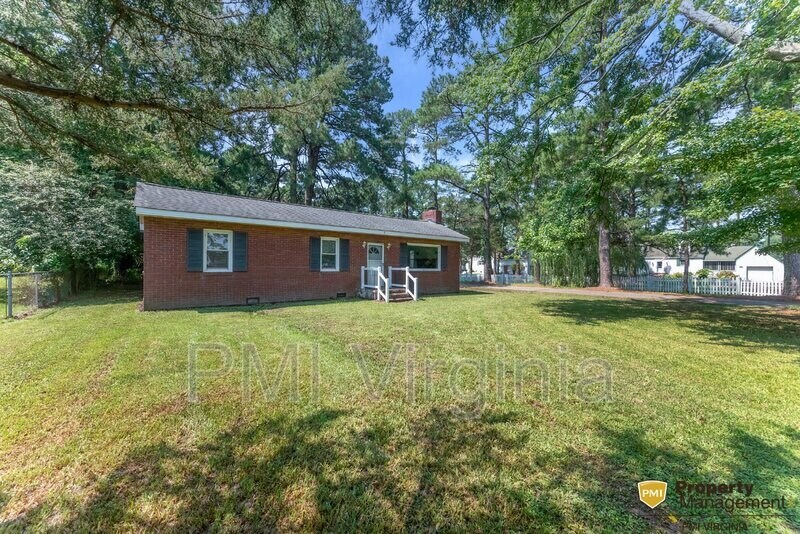 Primary Photo - 9 Pine Ln
