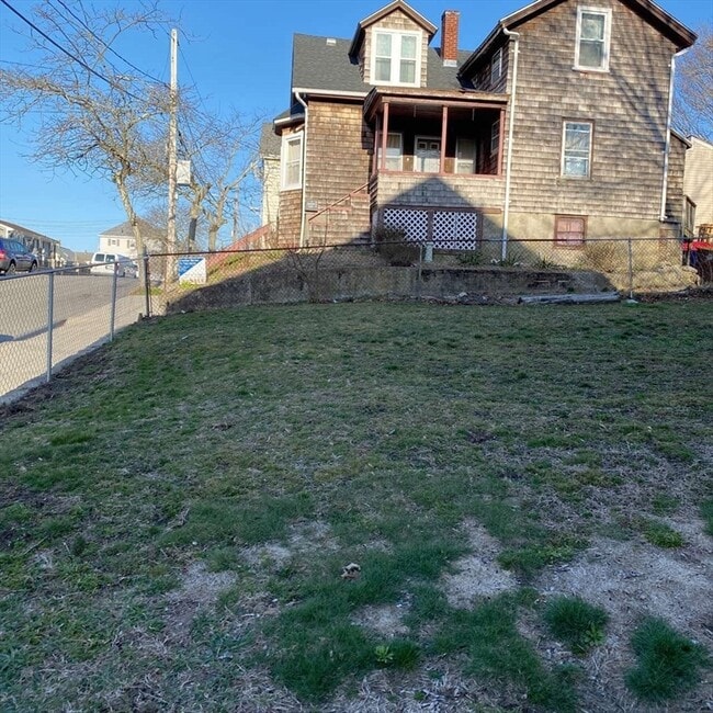 Building Photo - 913 Rodman St