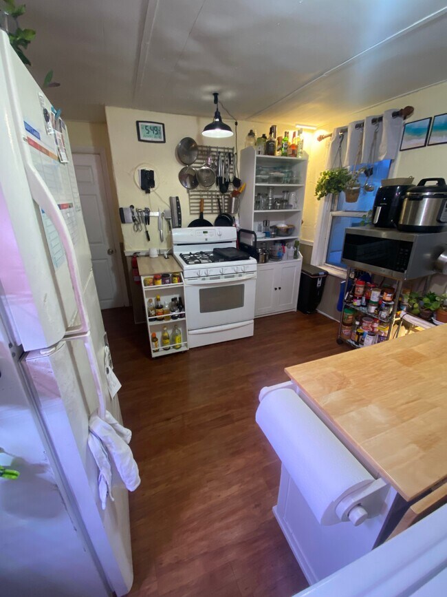 Foto del edificio - 4 Perry Ave