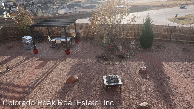 Building Photo - 4 br, 3 bath House - 7874 Pinfeather Dr