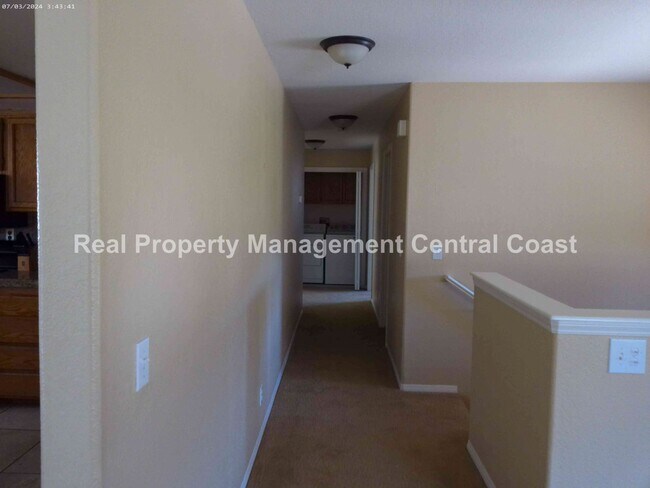 Building Photo - LEASE PENDING- Beautiful 3 bedroom, 2 bath...