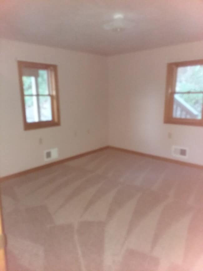 Building Photo - 601 Cream Hollow Rd