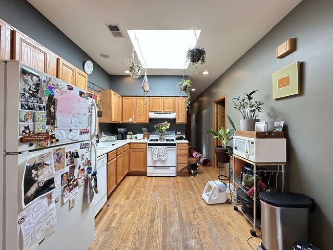 Foto del edificio - 1437 N Bosworth Ave