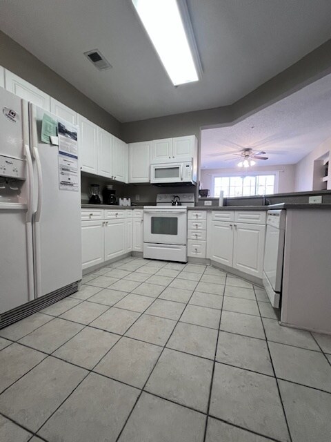 Building Photo - 2241 Waterview Dr