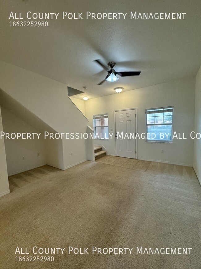 Building Photo - Gated Community 2 Bedroom /2.5 Bathroom To...