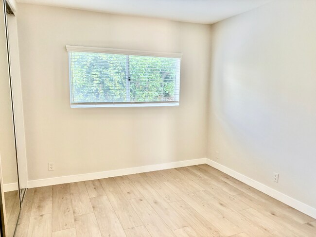 Foto del edificio - 812 Westmount Dr